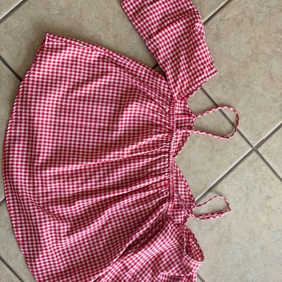Red and whit plaid top - Picture 3 of 3